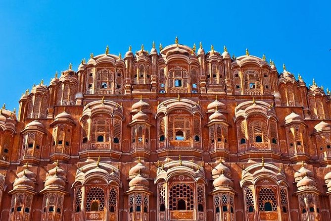 Private Day Tour Delhi To Jaipur By Train - Lunch in a luxury restaurant and the comfort details that keep you going