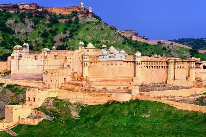 Private Day Tour Delhi To Jaipur By Train - Amber Fort early on: the big sight you’ll feel all day