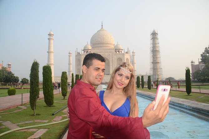 Private Day Tour of Taj Mahal and Agra Fort By Super fast train - Hotel Pickup and AC Car Comfort in Delhi