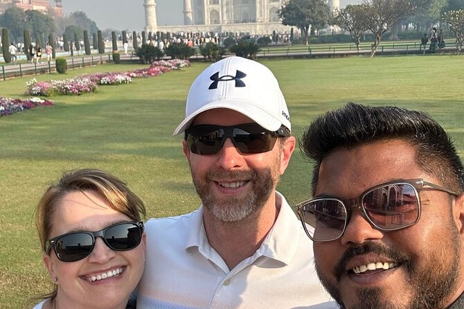 Private day tour of Taj Mahal and Agra fort by super-fast train - ALL INCLUSIVE - Lunch in Agra: planning for food without losing your momentum