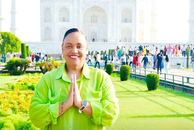 Private day tour of Taj Mahal and Agra fort by super-fast train - ALL INCLUSIVE - On-board comfort: breakfast, supper, and water that actually helps
