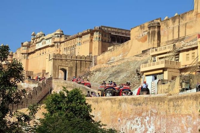 Private Day Trip to Jaipur Including Jai Mandir from Delhi - Shopping hour at the carpet and textile house: useful, but you should set boundaries