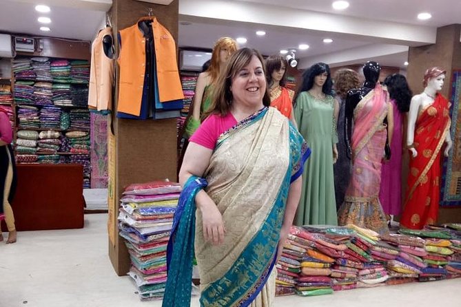 Private Delhi Shopping Tour with Female Expert - Why a female shopping expert makes this feel easier