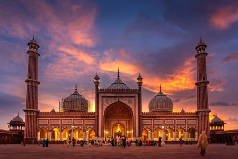 Private Full Day City Tour of Old and New Delhi Tour - Lunch time in New Delhi: plan for what’s not included