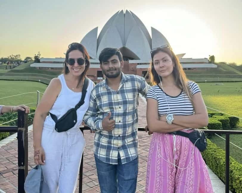 Private Full Day City Tour of Old and New Delhi Tour - Old Delhi: Jama Masjid and Chandni Chowk at human speed