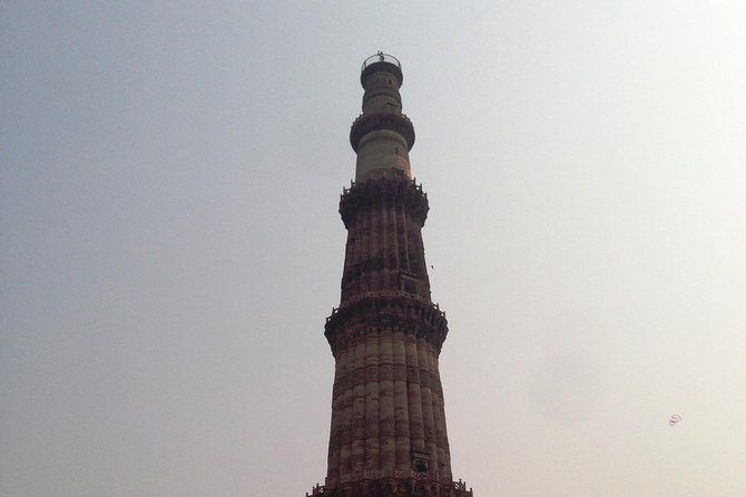 Private Full Day Delhi Tour -Old and New Delhi Highlights - Red Fort photo stop, then the New Delhi monument loop