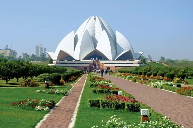 Private Full Day New and Old Delhi City Tour - Old Delhi First: Red Fort, Chandni Chowk Rickshaw, and Jama Masjid
