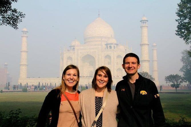 Private Full Day Old and New Delhi City Tour - India Gate, Parliament House, and President House: modern Delhi in tight time