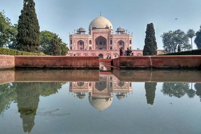 Private Full-Day Old Delhi and New Delhi City Tour - Lotus Temple: modern simplicity with a calm payoff