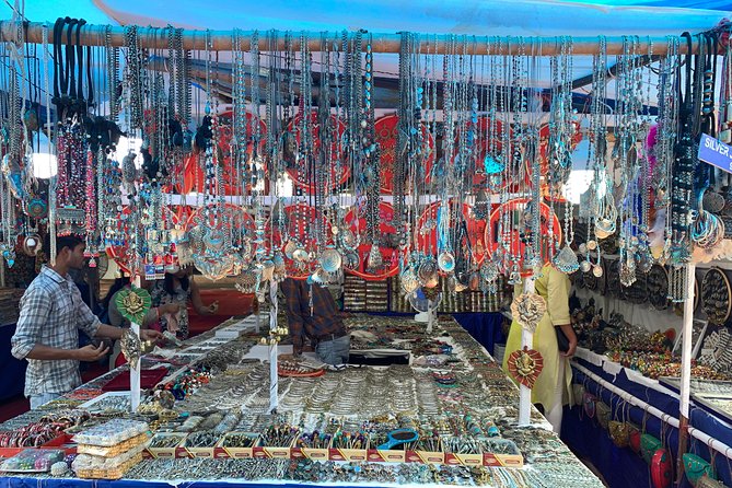 Private Full Day Shopping Tour in New Delhi - Sarojini Nagar Market: wholesale-style deals for modern and traditional fashion