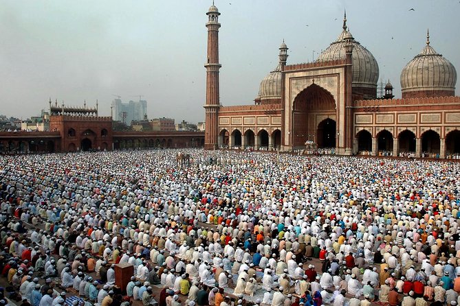 Private Full-Day Tour visit Old and New Delhi with Rickshaw Ride - Chandni Chowk by rickshaw: street sights plus a comfort trade-off
