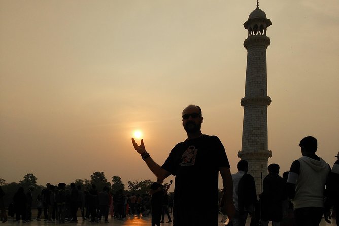 Private Guided Tour Tajmahal and Agra from New Delhi - Lunch and small comforts that keep the day enjoyable