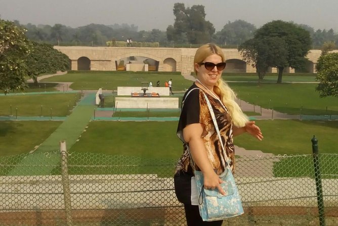 Private Half-Day 4 Hours New Delhi City Tour - India Gate and Parliament House: The Ceremonial Axis in 30-Minute Chunks