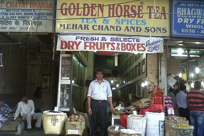 Private Half-Day Guided Shopping Tour with Transfer in Delhi - Getting from your hotel to the markets (without losing your whole day)