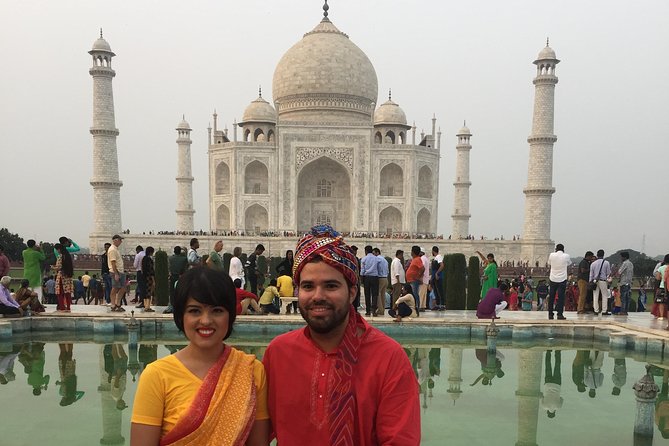 Private Indian Traditional tour of Taj Mahal - Taj Mahal time with traditional touches: dress, Hina, and full guided storytelling