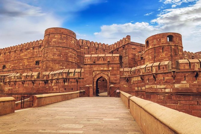 Private Luxury 4 Days Golden Triangle Tour of Delhi, Agra & Jaipur - Jaipur icons: City Palace, Jantar Mantar, and Hawa Mahal at golden hour pace