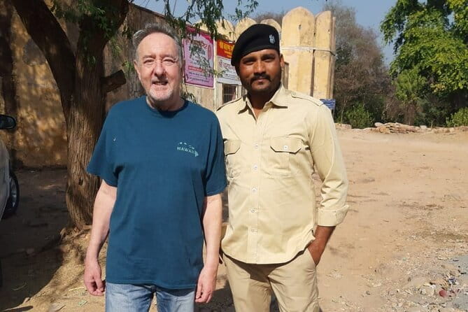 Private Luxury Same Day Agra Sightseeing Tour from Delhi - The guide, the driver, and the small comforts that make the day click