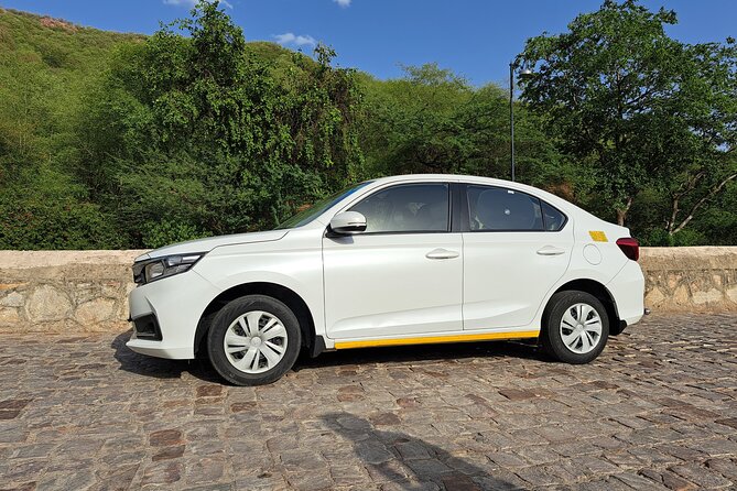 Private New Delhi Arrival Transfer Airport to Hotel/Accommodation - The ride into New Delhi: what the transfer experience feels like