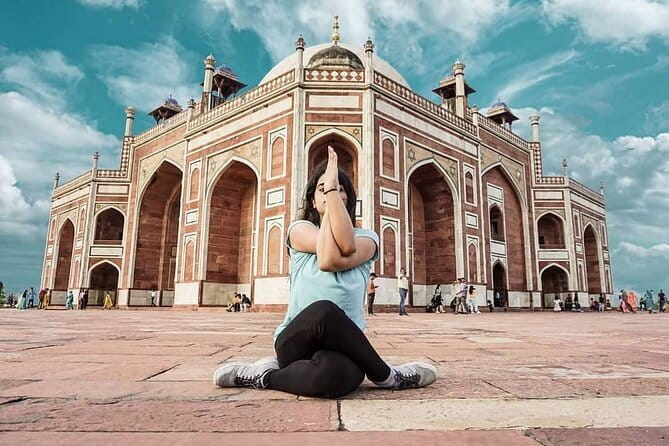 Private New Delhi & Old Delhi Half-day Tours - Gurudwara Bangla Sahib: Calm Break Between Busy Streets