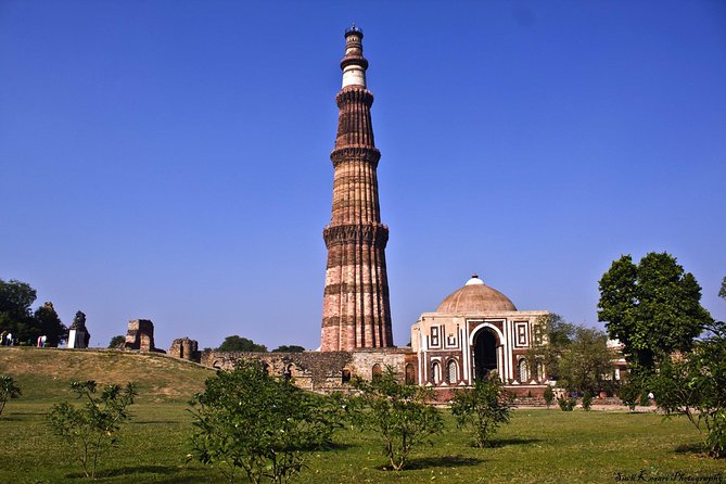 Private Old and New Delhi City Sightseeing Tour - New Delhi photo stops: India Gate, Rashtrapati Bhavan, and Parliament without the headache
