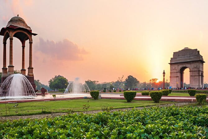 Private Old and New Delhi Full-Day Guided Tour all Inclusive - Lunch that doesn’t feel like an afterthought