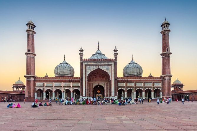 Private Old & New Delhi Full-Day Combo Tour - Raj Ghat and India Gate: memorials you can actually feel