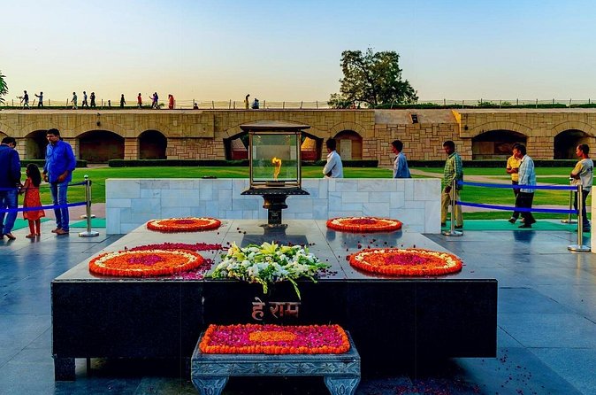 Private Old & New Delhi Sightseeing Day Tour - Jama Masjid, plus the Parliament area view, and a real lunch break plan