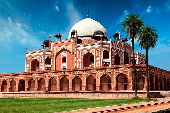 Private Old & New Delhi Sightseeing Day Tour - Red Fort or Gandhi Memorial: end with a power symbol