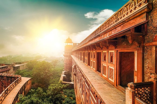 Private One Day Taj Mahal Tour by Gatimaan Express Train - How the Gatimaan Express shapes your whole day