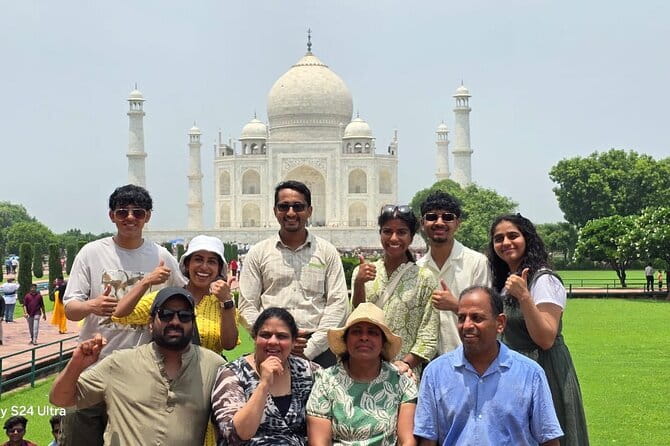 Private: Same day Taj Mahal And Agra Fort Tour By Car - The 1-hour Agra shopping window (and how to use it well)