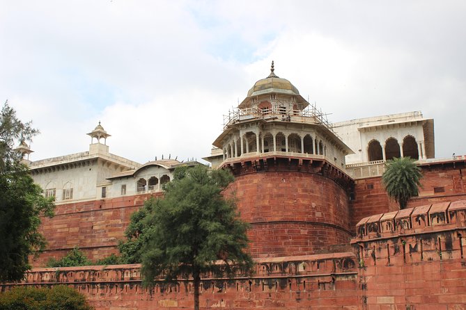 Private: Same Day Taj Mahal Tour By Train & Return By AC Car - From Hazrat Nizamuddin to Agra: riding Gatimaan Express