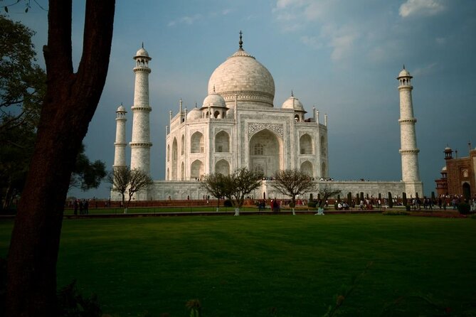 Private Sunrise Taj Mahal & Agra Tour from Delhi by Luxury Car - The Delhi pickup window that makes or breaks sunrise