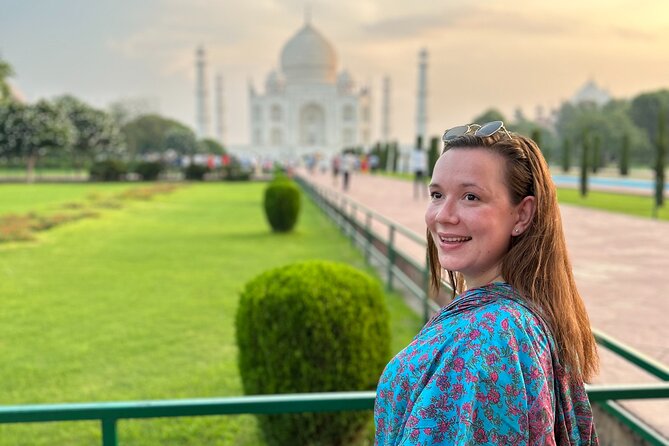 Private Sunrise Taj Mahal & Agra Tour from Delhi by Luxury Car - Taj Mahal at 6 AM: how to get the most out of your guided timing