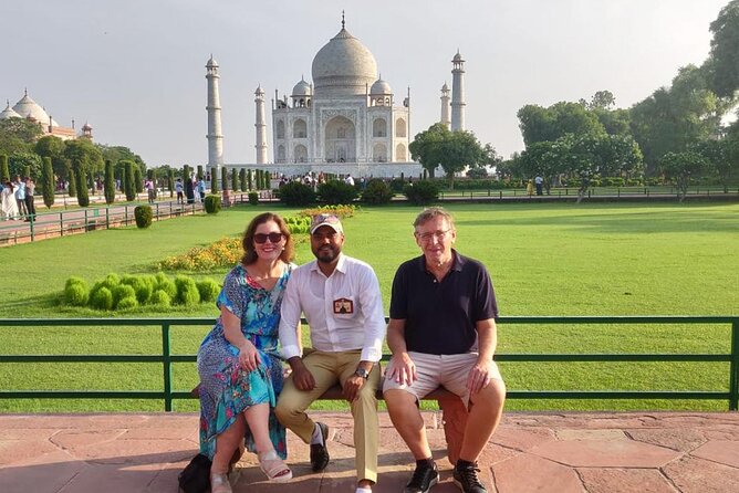 Private Sunrise Taj Mahal Tour from Delhi By Car -All inclusive - Agra Fort: the “other” Mughal power center