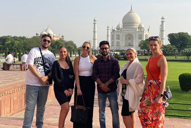 Private Sunrise Taj Mahal Tour from Delhi By Car -All inclusive - The guide and driver factor: why names matter