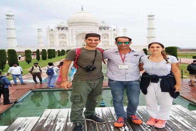 Private Sunrise Taj Mahal Tour from Delhi by Car - Agra Fort: Mughal Power, Red Stone, and Taj Views