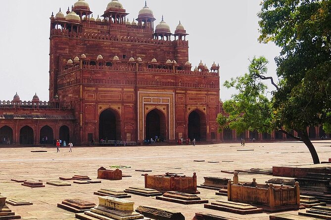 Private Sunrise Taj Mahal Tour from Delhi with Fatehpur Sikri - Fatehpur Sikri: UNESCO, but also a mood shift