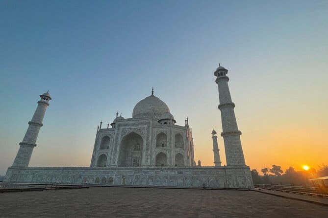 Private Sunrise Taj Mahal Tour – " Round Trip from Delhi by Car " - The Drive: Delhi to Agra in an Air-Conditioned Private Car