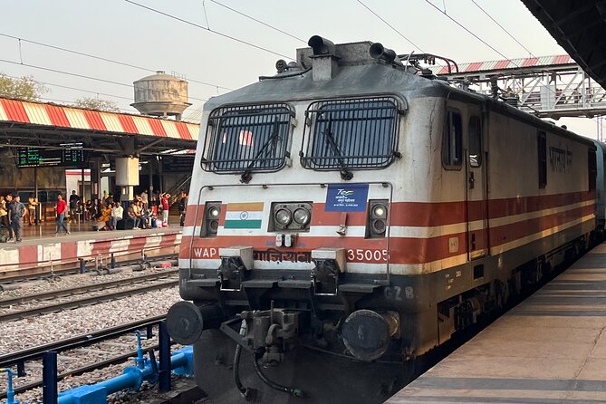 Private Taj Mahal & Agra Day Tour from Delhi by Express Train - Agra Fort: Red-Stone UNESCO Views and Why It Breaks Up the Day