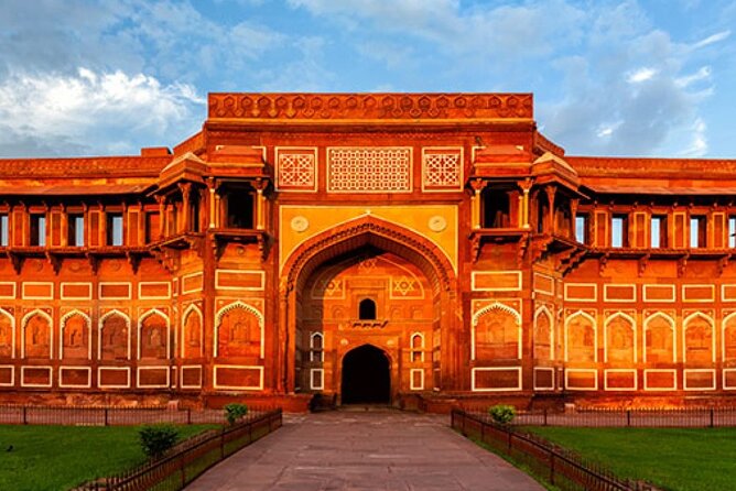 Private Taj Mahal Agra Fort Day Tour From Delhi-All Inclusive - Taj Mahal at a comfortable pace (and the guide makes it click)