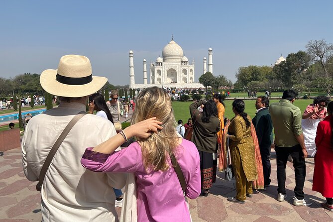 Private Taj Mahal and Agra Fort Tour from Delhi- All Inclusive - Lunch at DoubleTree by Hilton: A Convenient Stop You Should Plan For