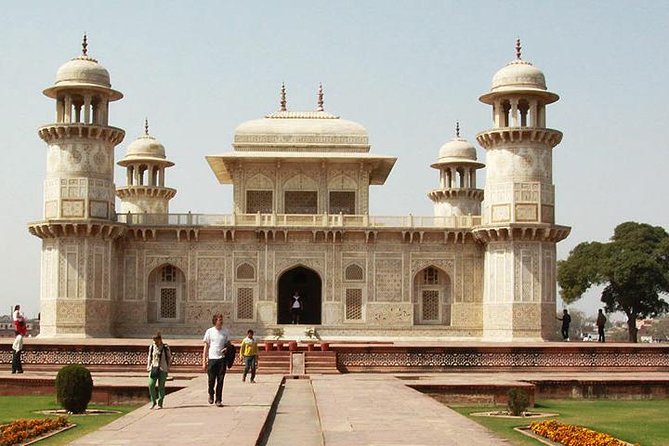Private Taj Mahal and Fatehpur Sikri Tour From Delhi with Lunch - Taj Mahal, guided and paced for a meaningful visit