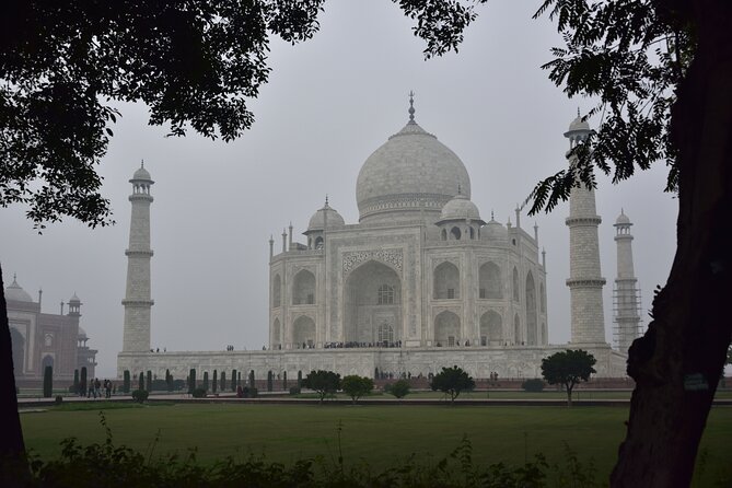 Private Taj Mahal and Mathura tour from Delhi to by car - Mathura: Krishna’s birthplace after Agra, keeping the spiritual thread