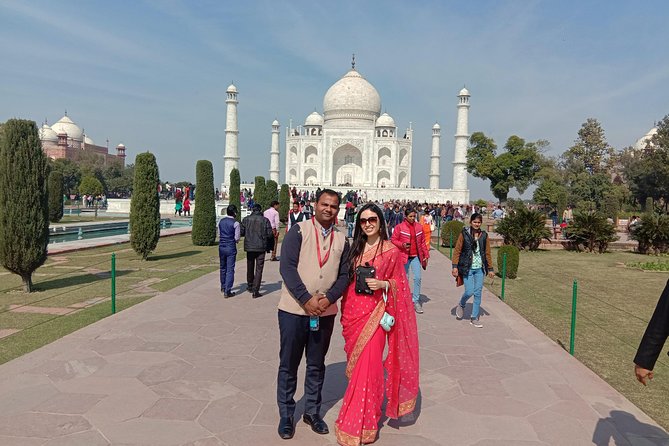 Private Taj Mahal Sunrise Day Trip From Delhi - Agra Fort and Mughal architecture: a focused 1 hour 15 minutes