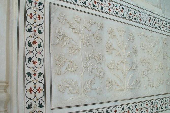 Private Tour:Day Trip to Agra from Delhi including TajMahal &Agra fort (A/c Car) - Staying Comfortable All Day: A/C Car, Driver, Mineral Water, and a Battery Rickshaw