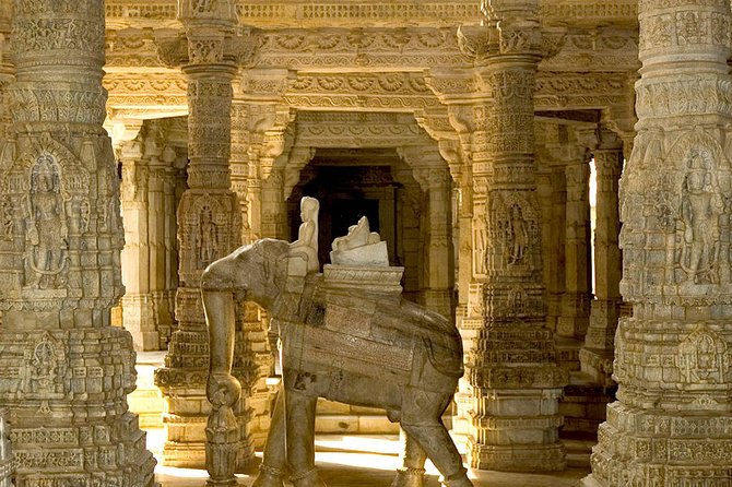 Private tour of Must visit places in Rajasthan with Taj Mahal - Udaipur’s City Palace and Lake Pichola: palace power meets water light