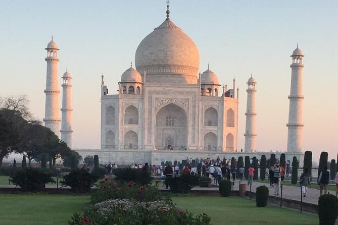 Private Tour Of Taj Mahal At Sunrise - Getting to the Taj Mahal before the crowds: the 03:00 pickup plan