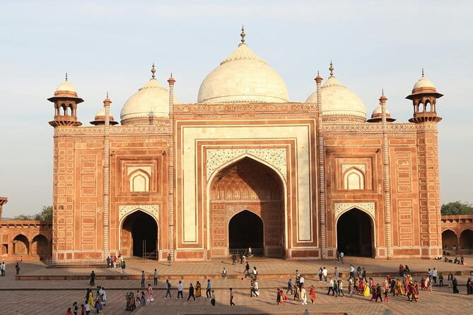 Private Tour to Taj Mahal and Agra From Delhi by Car - Private guide + AC car: what you’re really buying
