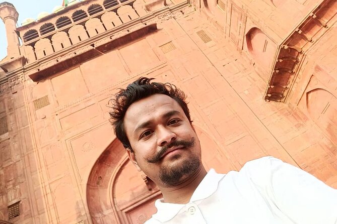 Red Fort Delhi Entry tickets with Licensed Tour Guide - The Drive and Pickup Drop: Useful Commentary and a Clean Handoff