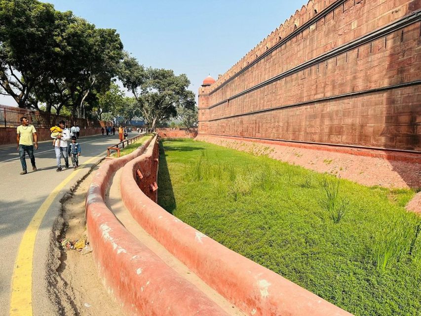 Red Fort Skip-the-Line E-tickets & guide Delhi transfers - Who should book this Red Fort tour, and who might want a different plan